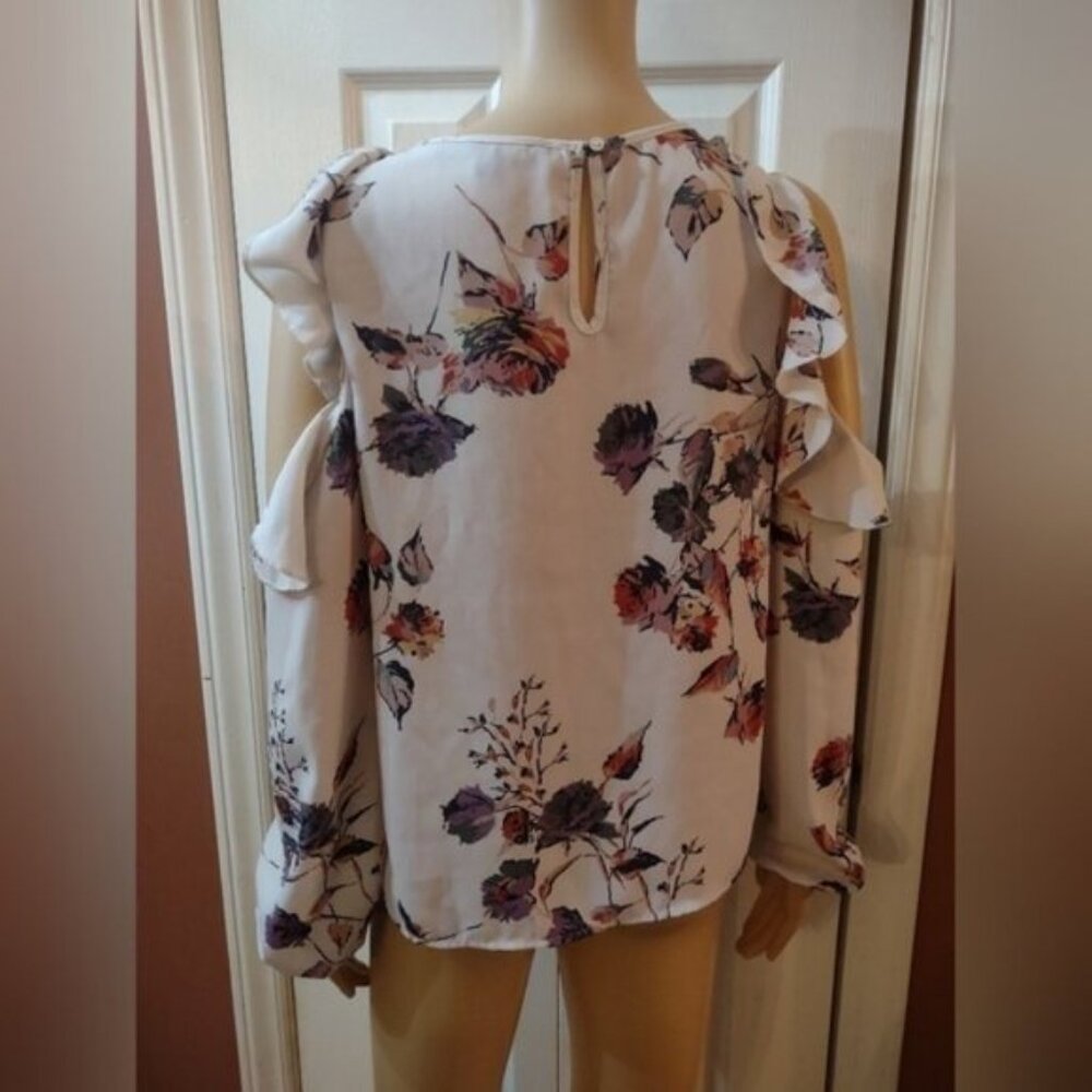 One clothing women's size small open shoulder floral blouse shirt top - Picture 5 of 7